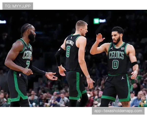 勇士110-121不敌凯尔特人:理查德状态回暖,波神防守问题凸显 勇士110-121不敌凯尔特人:理查德状态回暖,波神防守问题凸显