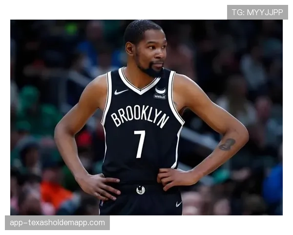 特写瞬间：杜兰特生涯总得分突破29000分，主场暂停为其致敬